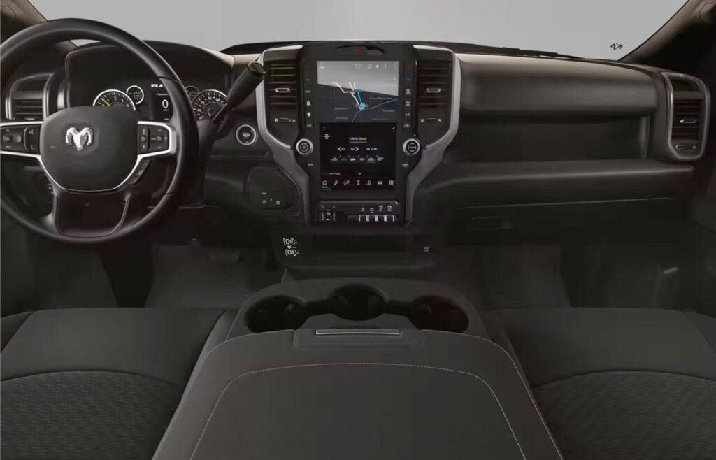 RAM 2500 2026 — extérieur Gris Céramique vue trois quarts