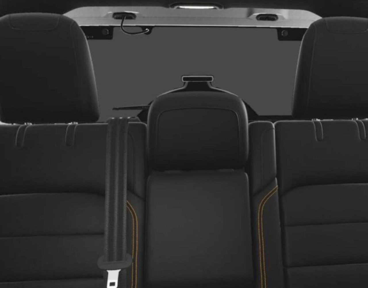 2026 RAM 1500 Sport Crew Cab 4x4 in Crystal Black Pearl parked in Gatineau tinny